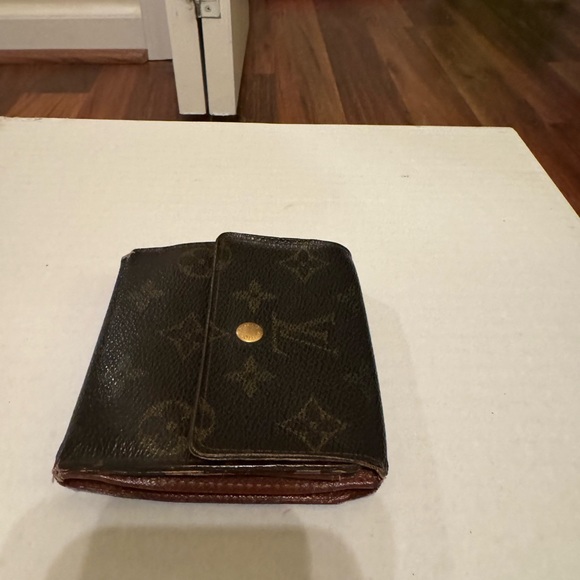 Louis Vuitton wallet - Picture 2 of 8